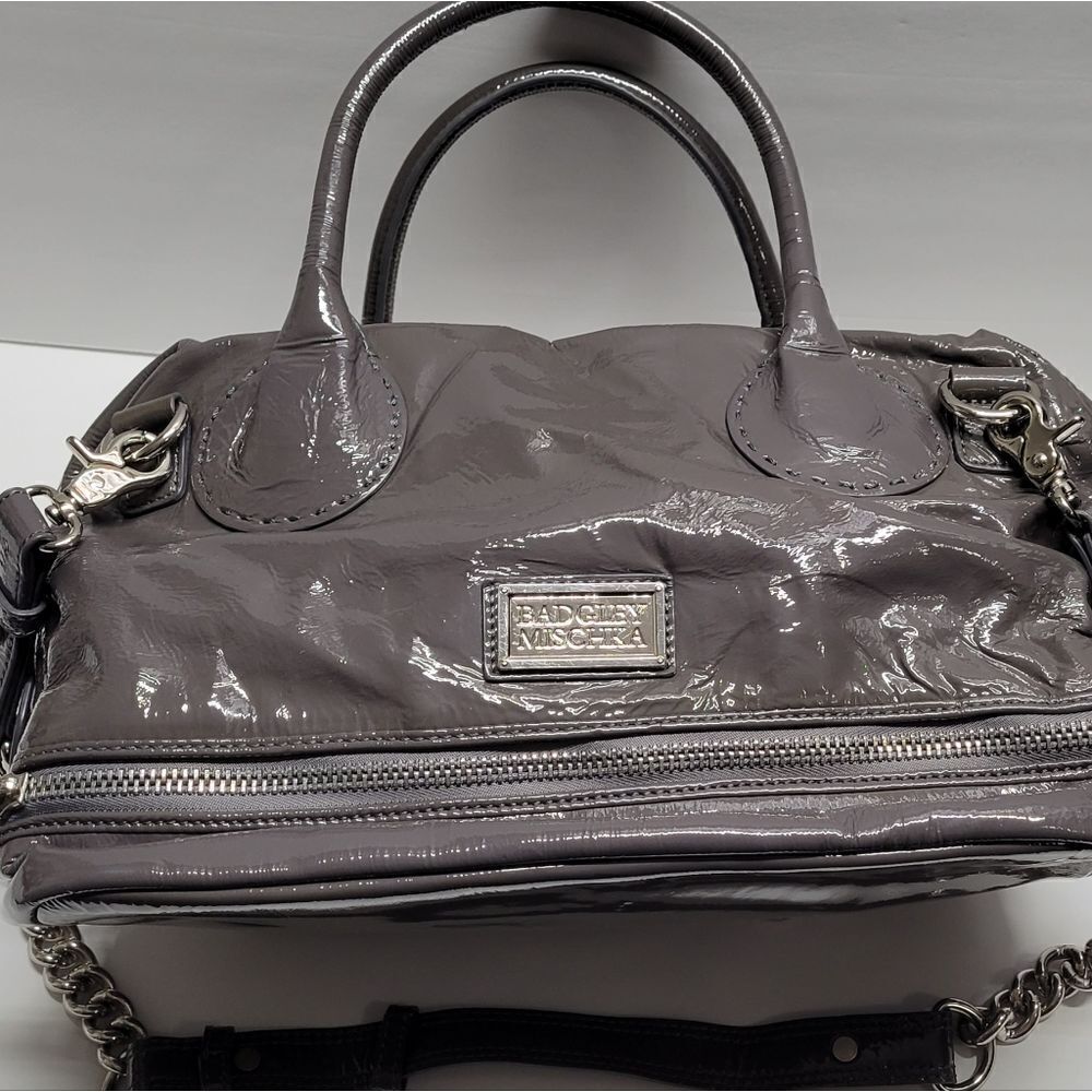 Badgley Mischka gray patent leather purse - Picture 2 of 11